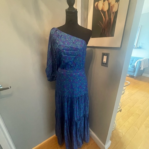 - Veronica Beard 2 piece blouse and skirt set - size 4 - Picture 8 of 12